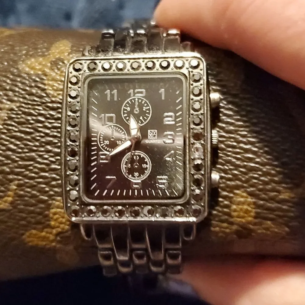 NY & C New York & Company Analog‎ Wristwatch Gunmetal Band & Case Crystals